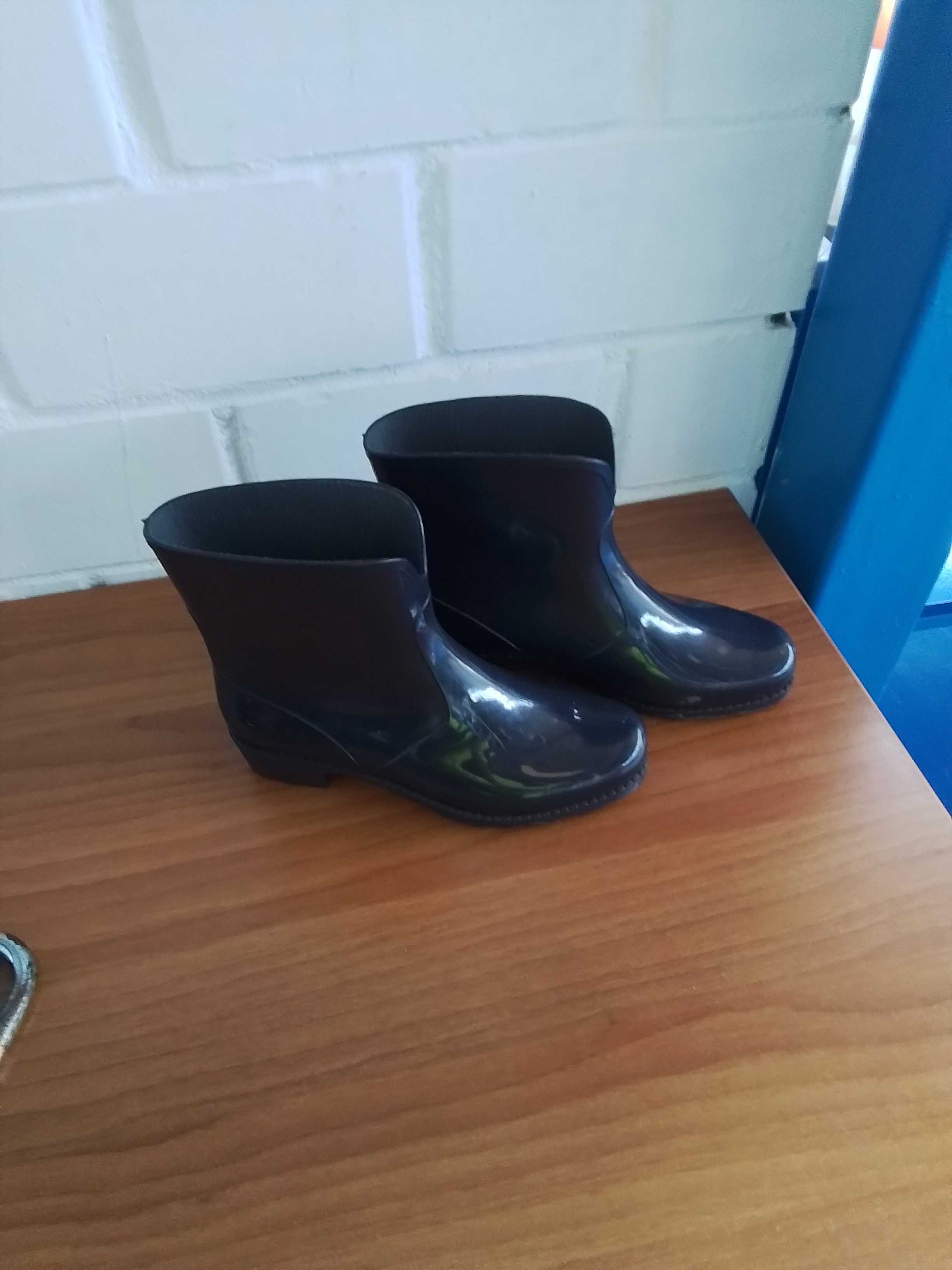 Stivaletto gomma tg 36