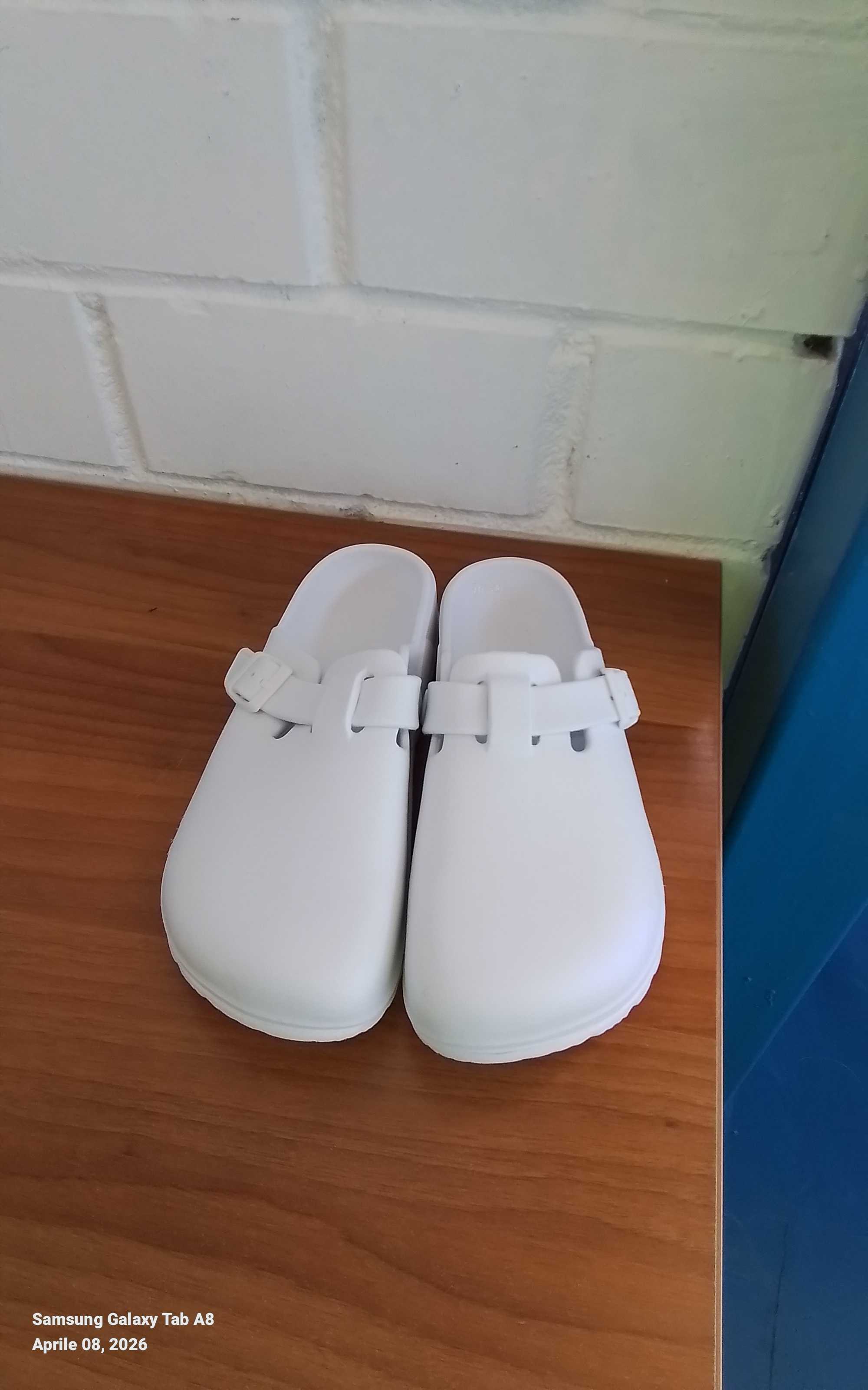 zoccolo bianco tg 38